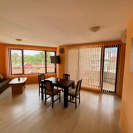 Cozy Apartment In The Center Of Primorsko Exterior photo