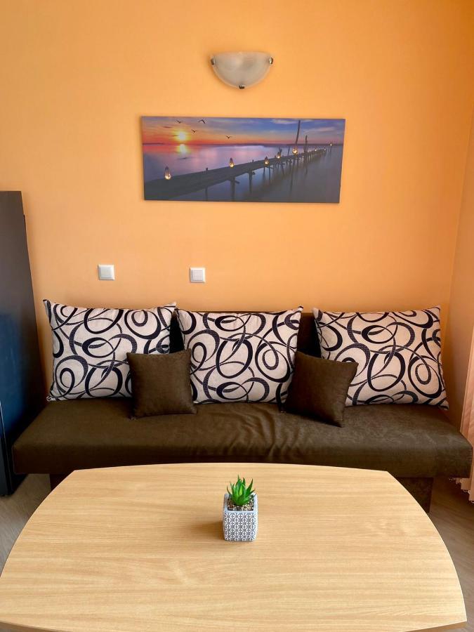 Cozy Apartment In The Center Of Primorsko Exterior photo