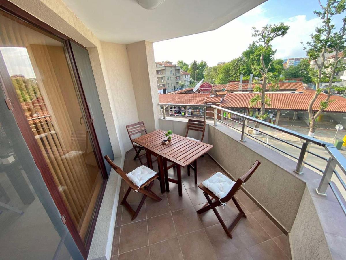 Cozy Apartment In The Center Of Primorsko Exterior photo